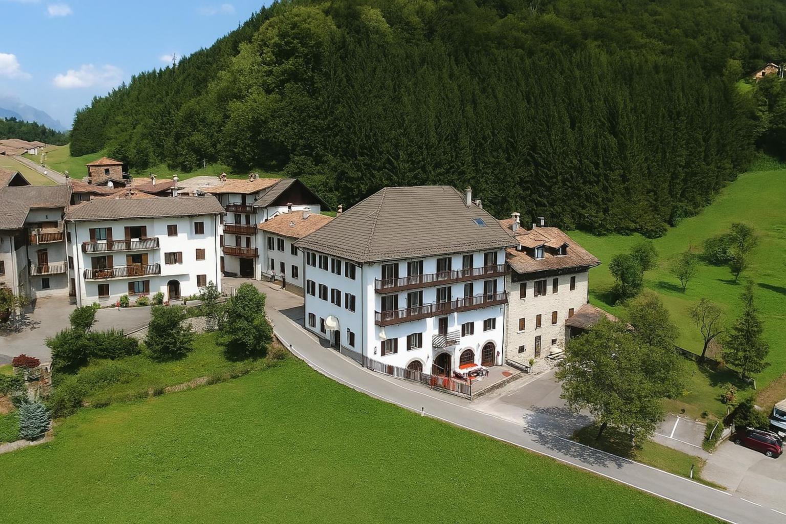 Albergo Locanda Corona Ballino エクステリア 写真
